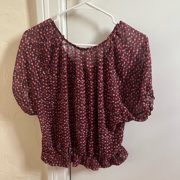 Red Cropped Blouse - Picture 2 of 5